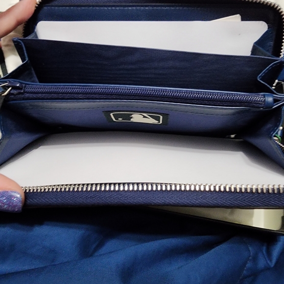 New York Yankees Gucci Guccisima Leather Wallet Brand New All inclusive Giftable - Picture 6 of 8